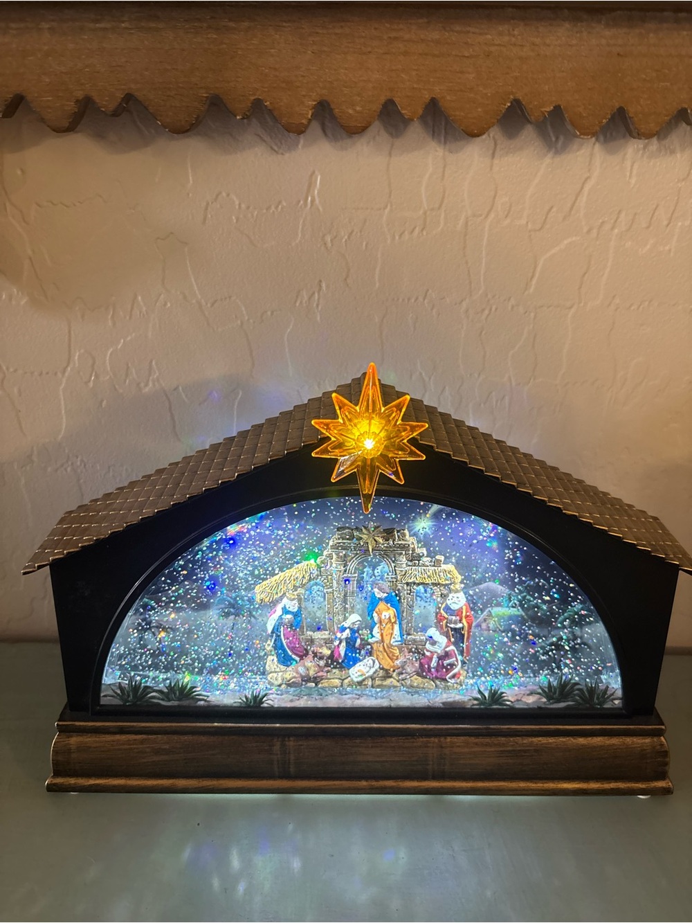Cracker Barrel Christmas Nativity Scene Glitter Globe